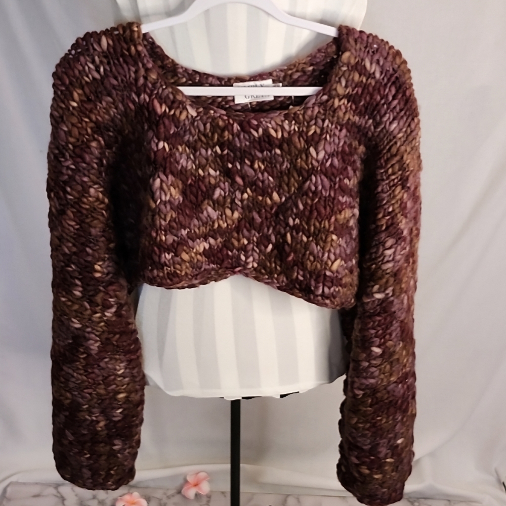 NWT Simply Greta Woven Crop Sweater with large Bell Sleeves